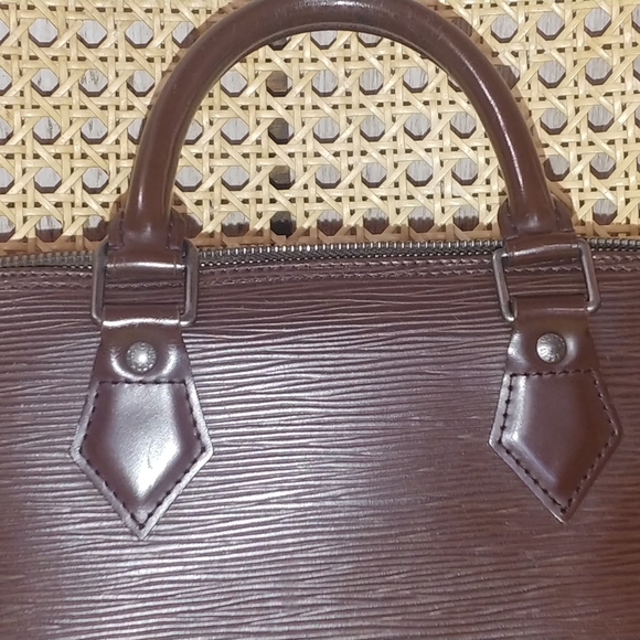Louis Vuitton Alma PM Epi Leather Handbag - Picture 3 of 16
